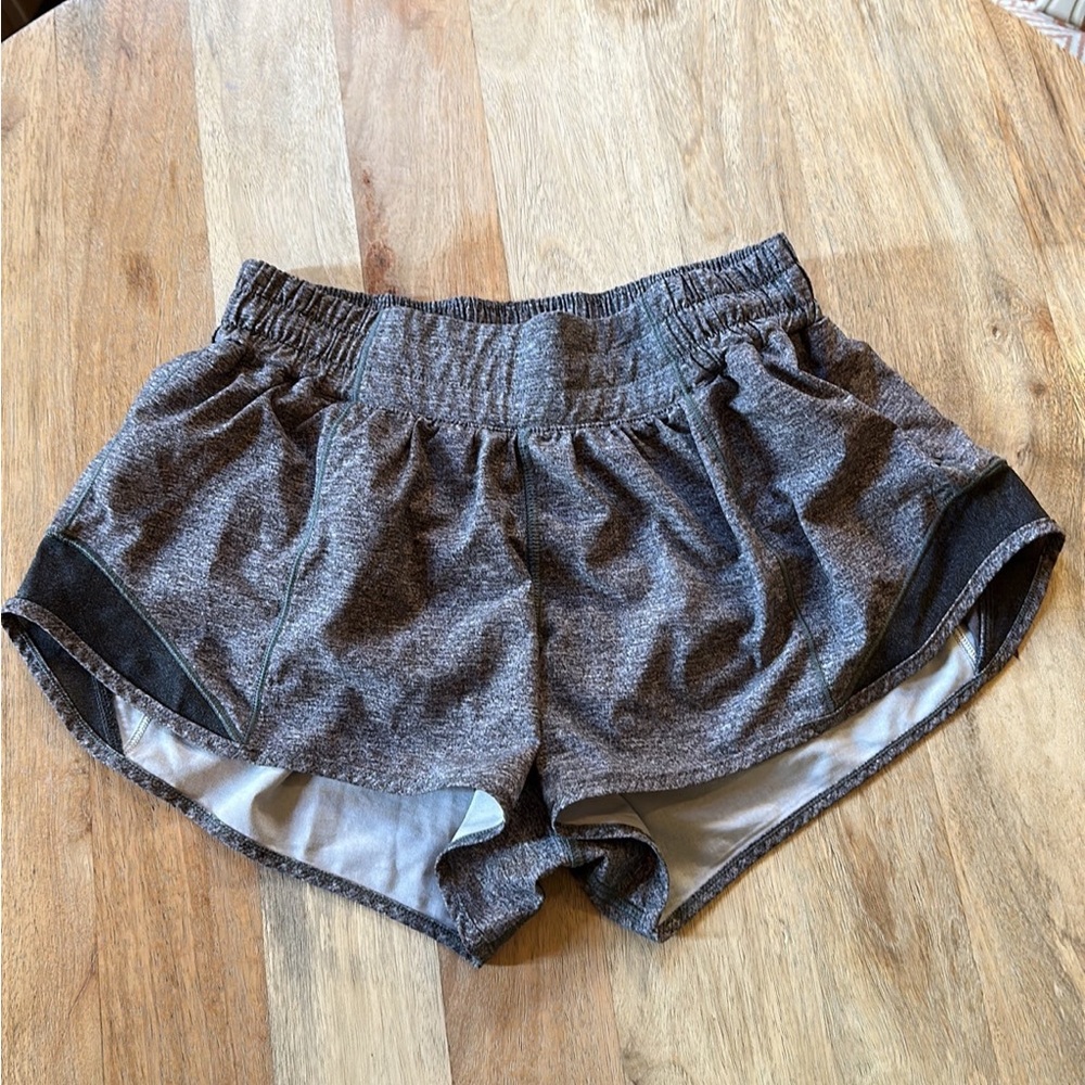 Lululemon Hotty Hot Shorts 2.5”